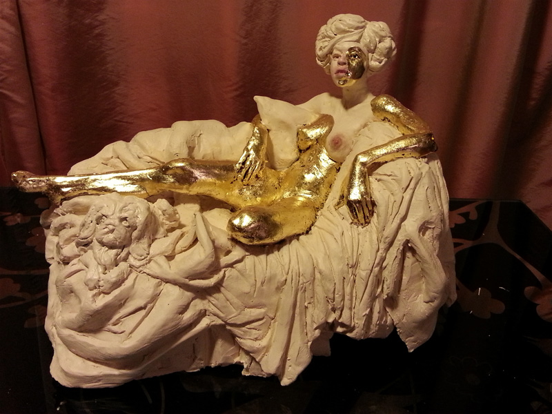 Reclining lady 
